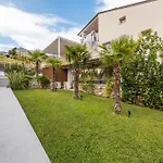 Picahouse Luxury Вилла Mandra Capreria